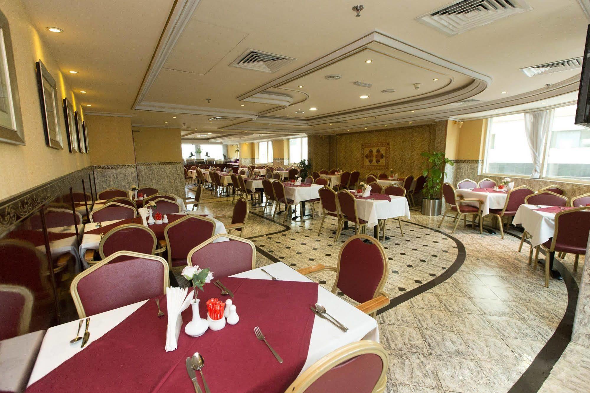 Comfort Inn Hotel Deira Dubaj Restaurace fotografie